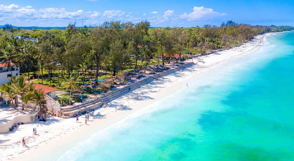 5 Days Tsavo West And Diani Beach Expedition